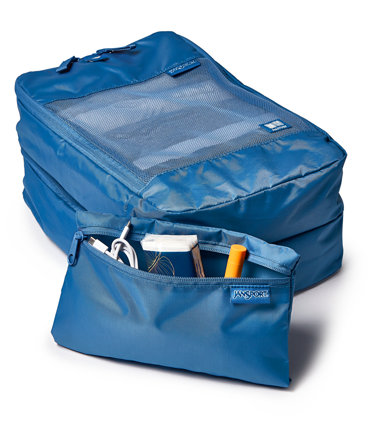 26-checked-luggage-packing-cubes-elemental-blue-set-w1 JS0A86DREW5-DET3.png