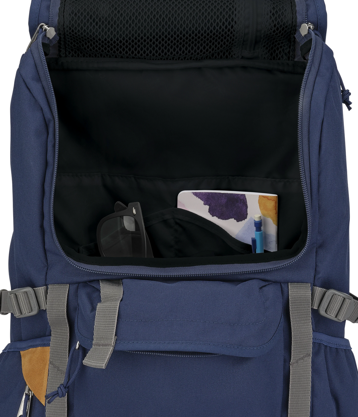hatchet-backpack-i9 JS0A47J4003-DET3.webp