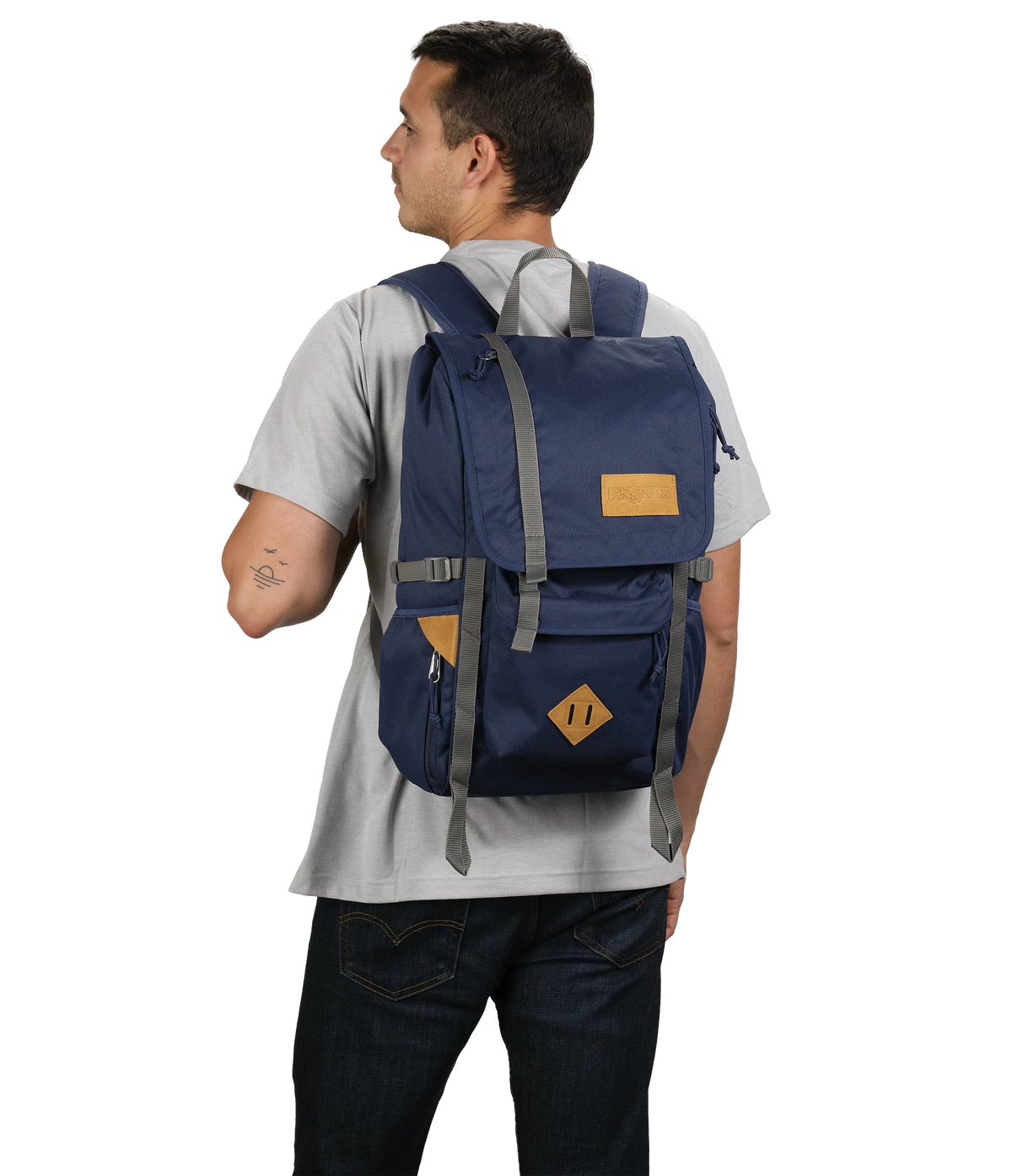 hatchet-backpack-i9 JS0A47J4003-MODEL.webp
