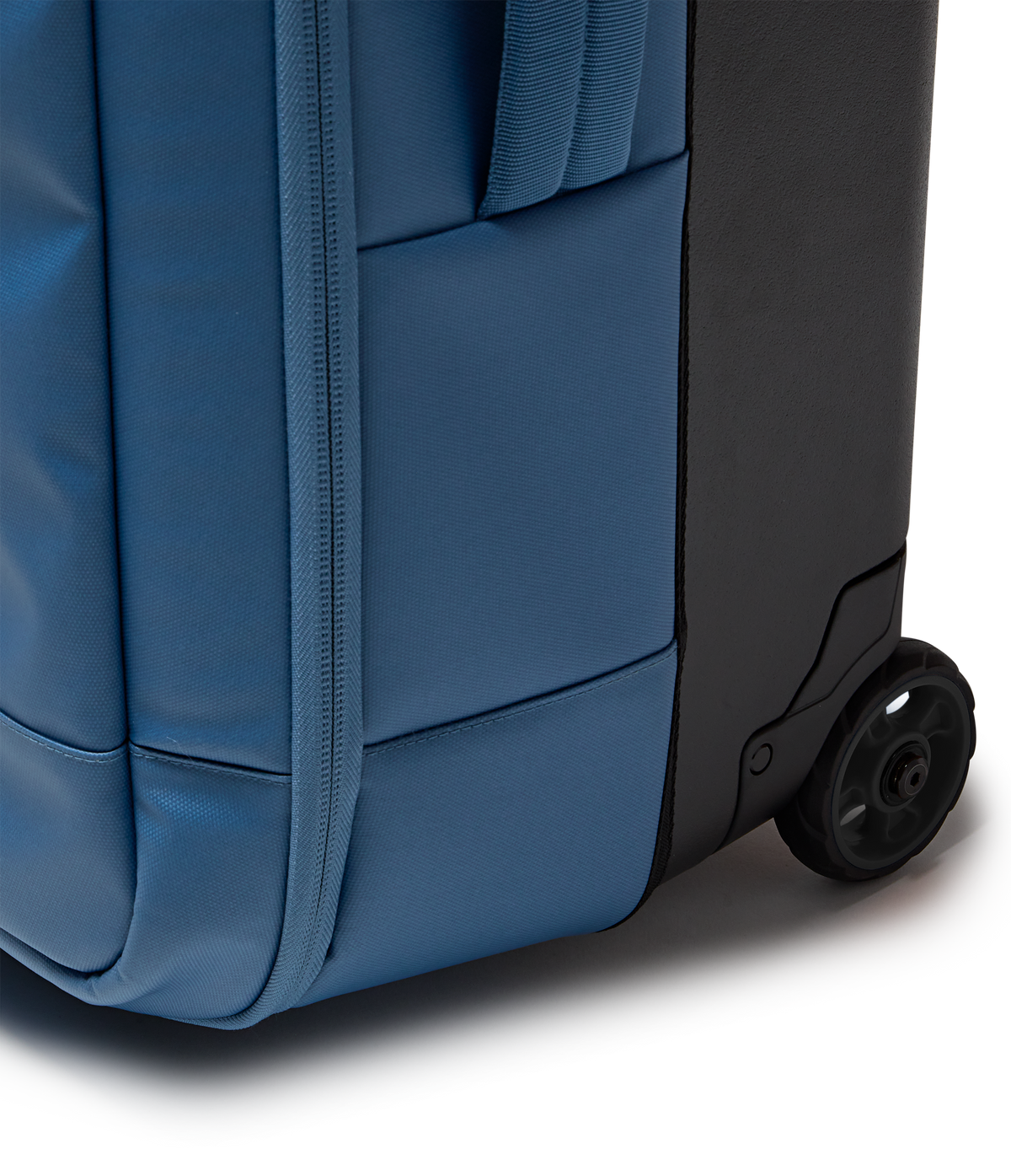 good-latitude-30-rolling-duffel-i4 JS0A86EOEW5-DET4.png