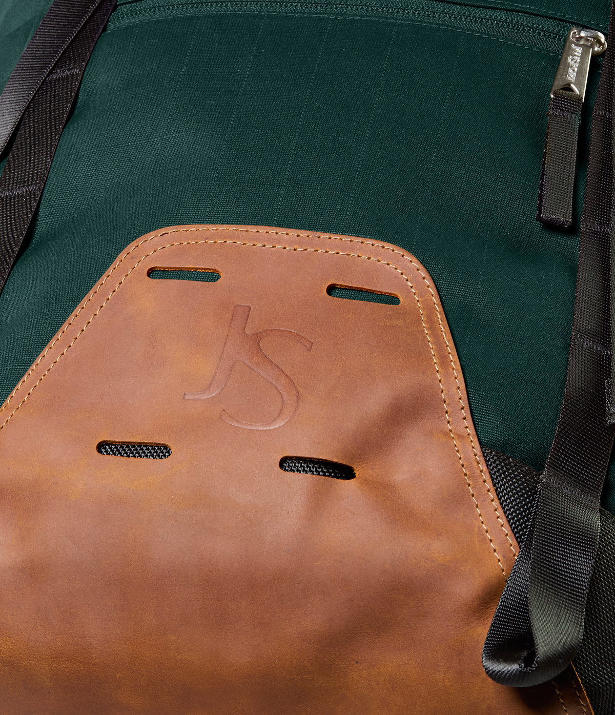 cruiser-rucksack-w6 JS0A86EP7F7-DET4.png